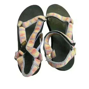 Women’s Teva Sandals Size 9
